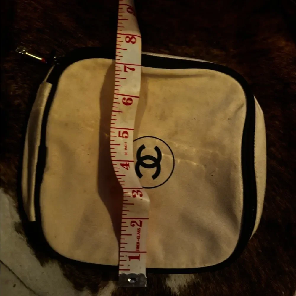 CHANEL MAKEUP BEAUTY bag purse storage cc logo Cosmetic Pouch handbag accessory